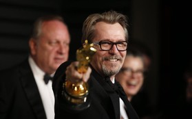 Tượng vàng Oscar còn chưa ấm tay, Gary Oldman bị nhắc lại chuyện hành hung vợ trong quá khứ