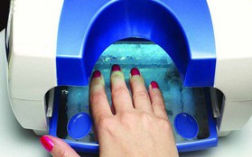 Tác hại ghê gớm đằng sau việc dùng máy hong móng tay UV khi sơn móng gel