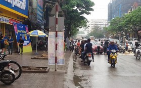 Thái Nguyên: Ô tô va chạm với xe máy chở cám lợn khiến cả con đường bốc mùi nồng nặc