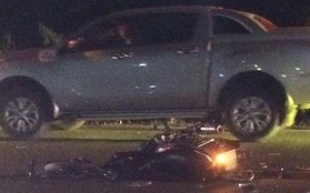 Xe máy đấu đầu ô tô khách khiến 2 người tử vong