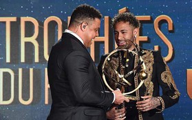 Neymar "lên đồ" như sao điện ảnh, nhận giải thưởng từ tay Ronaldo "béo"