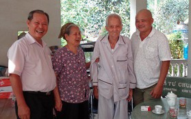 TP.HCM: Gia đình ngỡ ngàng khi cụ ông 90 tuổi nằm liệt giường 7 năm chờ ngày chết bất ngờ... đứng dậy được