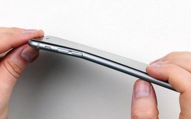 Apple biết iPhone 6 dễ bị bẻ cong nhưng mặc kệ