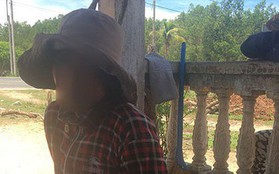 Mẹ "bé trai bị chôn sống" ở Bình Thuận: Có chôn đâu, chỉ đặt nó xuống và cào đất phủ lên