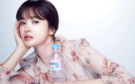 Cơn sốt của chiếc váy hoa "quốc dân": Đến cả Song Hye Kyo cũng chọn mặc để đóng quảng cáo đây này!