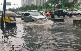 Nhiều tuyến đường Sài Gòn ngập nặng sau mưa lớn, siêu máy bơm chống ngập gần 100 tỉ đồng bị vô hiệu