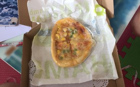 Háo hức đặt mua pizza 'vừa to vừa rẻ' trên mạng, cô bạn du học sinh nhận được một thứ rất khó hiểu