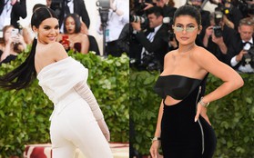 Mình xinh nên mình có quyền, chắc vì nghĩ vậy nên Kendall và Kylie cứ hồn nhiên mặc lạc quẻ tới Met Gala chăng?