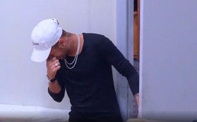 Neymar bật khóc nức nở khi trở lại căn phòng gian khổ