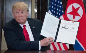 Ông Donald Trump và ông Kim Jong-un đã đặt bút ký cam kết "hoàn toàn phi hạt nhân hóa" trên bán đảo Triều Tiên