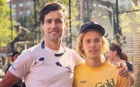 Justin Bieber chụp ảnh với fan nhưng không biết ai là fan, ai là idol nữa?
