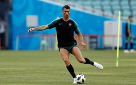 Ronaldo khoe cơ bắp cuồn cuộn trước trận đối đầu với Tây Ban Nha