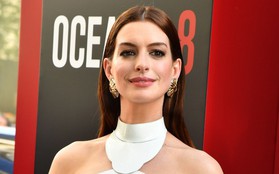 Cả đoàn phim "Ocean's 8" phải ngừng quay để Anne Hathaway... cho con bú