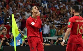 Ngộ nghĩnh khoảnh khắc Ronaldo vuốt râu ăn mừng: Đây là chiến thư CR7 gửi tới Messi?