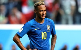Neymar chỉ biết cười gượng khi công nghệ VAR không cho Brazil hưởng phạt đền