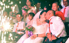 Ảnh: Xúc động lễ cưới tập thể của 41 cặp vợ chồng khuyết tật ở Hà Nội
