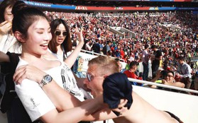 Đi xem World Cup, "Kim Kardashian Trung Quốc" bị fan ngoại quốc "sấn sổ" suýt đụng chạm vòng 1