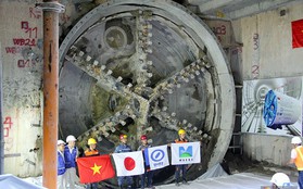 Đường hầm thứ 2 của Metro trong lòng trung tâm Sài Gòn đã hoàn thành, chuẩn bị lắp đường ray