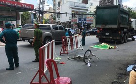 Va chạm với xe chở bùn rác, người phụ nữ đi xe đạp chết thảm ở Sài Gòn