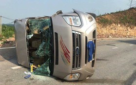 Quảng Ninh: Xe khách va chạm với xe đầu kéo khiến 9 người thương vong