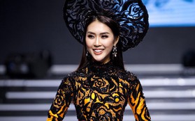 Tường Linh The Face xuất hiện ấn tượng, làm vedette trong show Áo Dài Hoà Vi