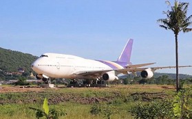 Thái Lan: Dân làng hốt hoảng khi sáng mở mắt dậy bỗng thấy chiếc máy bay Boeing đậu giữa đồng