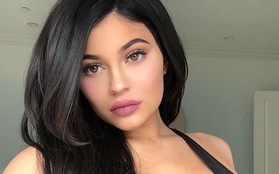 Kylie Jenner tiết lộ người mà cô sẽ trao lại đế chế mỹ phẩm trị giá 20 ngàn tỷ trong tương lai