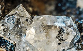 Xác nhận: Đang có hàng triệu tỉ tấn kim cương đang nằm dưới chân chúng ta