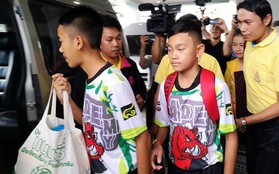 Đội bóng Thái Lan họp báo, tiết lộ bất ngờ khi được hỏi ai quyết định thứ tự ra khỏi hang