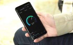 Hết cái so sánh, Samsung lôi cả tốc độ download trên mạng LTE của iPhone X ra để chê