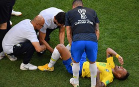 Neymar diễn kịch trên sân, nhưng thi đấu thăng hoa đưa Brazil vào tứ kết