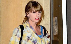 Vào studio thu âm, Taylor Swift cũng dùng "cả tấn" phấn trang điểm, làm mặt trắng bệch so với toàn thân