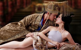 Bi hài chuyện giường chiếu của hoàng đế Trung Hoa: Muốn chọn ai phải được hoàng hậu đồng ý, lúc hành sự có thái giám đứng gần theo dõi