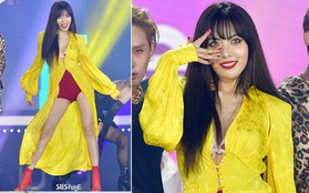 Mặc đồ vừa hở vừa lòe loẹt, mắt lại kẻ đen thui, Hyuna bị netizen Hàn ví như "bị ma nhập"