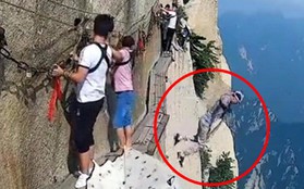 Đang đi trên vách núi nguy hiểm bậc nhất thế giới, người đàn ông đột nhiên tháo dây an toàn rồi nhảy xuống vực