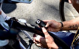 Tại sao lốp xe đạp ở Tour de France ngày càng to bản, áp suất ngày càng thấp?