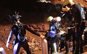Đã giải cứu được 2 cậu bé trong số 13 người đang mắc kẹt trong hang