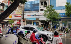 Xông vào ngân hàng ở Sài Gòn cướp 1 triệu đồng của khách, nam thanh niên bị bắt giữ khi đang xòe tiền ra đếm