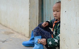Trung Quốc: Dại dột nghịch bom vì tưởng là "trứng sắt", bé trai 11 tuổi lâm vào tình trạng nguy kịch