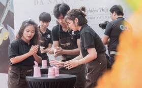 Màn trình diễn barista đầy mãn nhãn bên bờ sông Hàn - Đà Nẵng