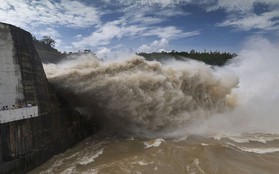 Thủy điện Hòa Bình, Sơn La, Tuyên Quang đồng loạt xả lũ do mưa lớn