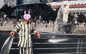Nóng trên mạng: Thanh niên mặc đồ kẻ sọc giống quần áo phạm nhân check-in ở Singapore khiến dân tình xôn xao