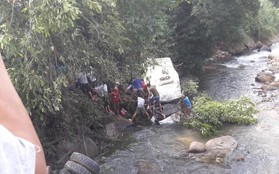 Va chạm kinh hoàng giữa xe bồn và xe khách ở Lai Châu khiến 11 người chết, 4 người bị thương