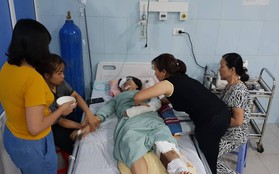 Nước mắt của người vợ có chồng gặp tai nạn thảm khốc ở Lai Châu: “Hy vọng một phép màu để anh ấy được sống”