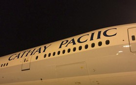 Hãng hàng không Cathay Pacific sơn lại máy bay cho mới, ai ngờ lại thiếu luôn chữ F mới đen