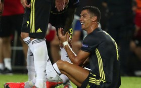 Tiết lộ: Ronaldo phản ứng thế nào trong phòng thay đồ sau khi nhận thẻ đỏ