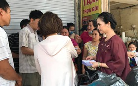 NSND Lan Hương âm thầm đi giúp đỡ từng nạn nhân khu vực cháy Đê La Thành