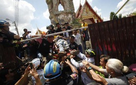 Sập tháp chuông cổ tại Bangkok làm 12 người thương vong