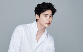 Mỹ nam Lee Jong Suk vừa nhận phim hài - lãng mạn "đầu đời", fan đã lo sốt vó vì một điều