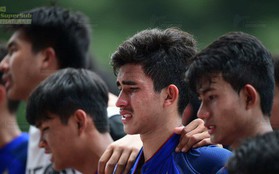 Cầu thủ Thái Lan khóc nức nở sau khi bị loại đầy tiếc nuối khỏi sân chơi châu Á